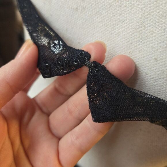 Betsy & Adam Beaded Halter Illusions Open Back Formal Gown Dress Sz 2 Navy Blue - Picture 5 of 12